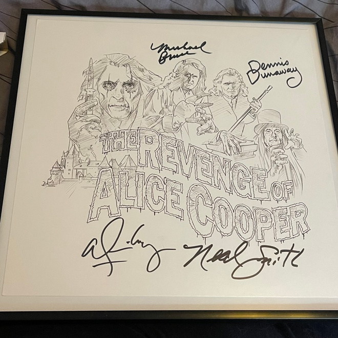 Alice Cooper + alkuperäisbändin nimmarit (kehystetty)