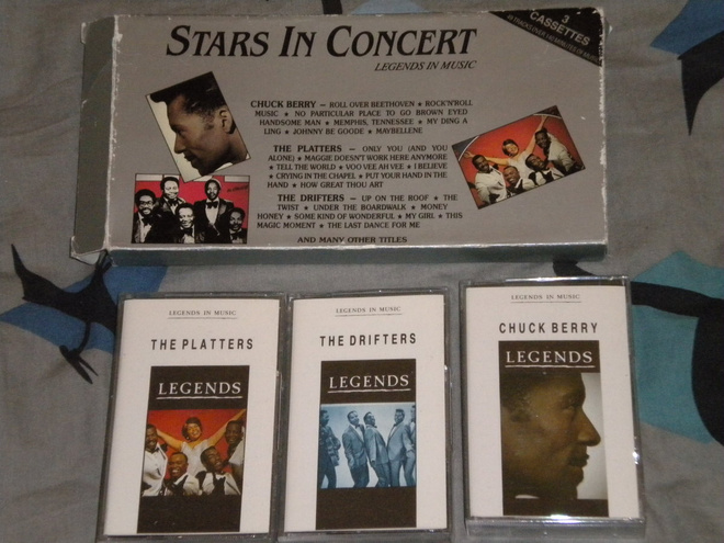 3 C-kasetti Box Chuck Berry,The Platters,Drifters - 1989 EX+