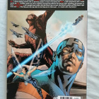 Millar, Mark & Hitch, Bryan: Ultimates, the 1: Super-Human - pikkukuva 2