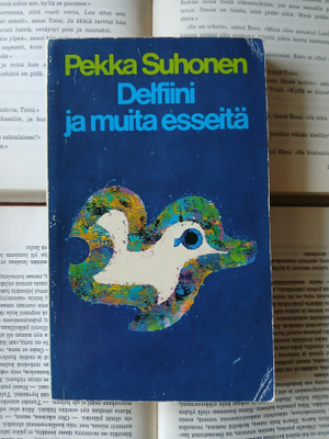 Pekka Suhonen - Delfiini ja muita esseitä (nid.)