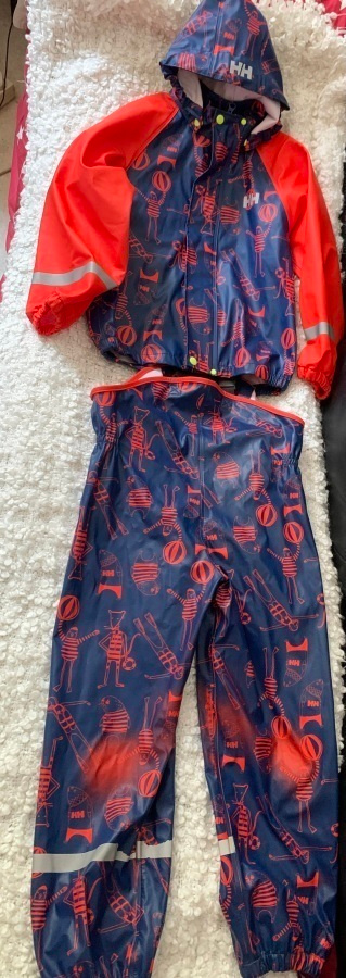 HELLY HANSEN TAKKI  /  HOUSUT 122/7