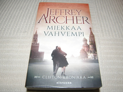 Jeffrey Archer Miekkaa vahvempi -pok