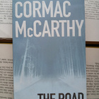 Cormac McCarthy - The Road (paperback) - pikkukuva 1