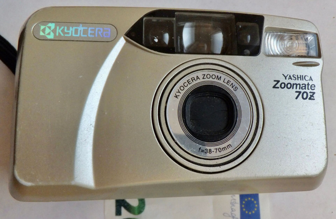 VANHA Kamera Yashica Zoomate 70Z Kyocera