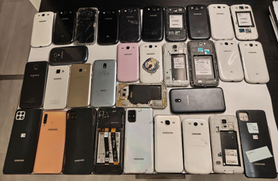 Viallisia ja rikkinäisiä kännyköitä Samsung