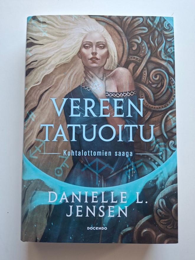 Jensen, Danielle L.: Kohtalottomien saaga 1: Vereen tatuoitu