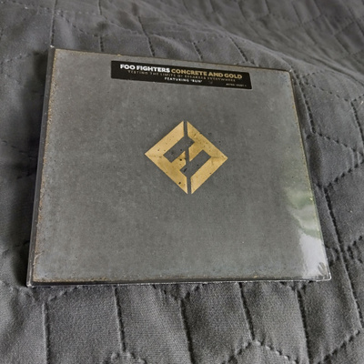 Foo Fighters - Concrete And Gold CD **muoveissa**