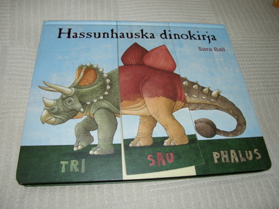 Sara Ball Hassunhauska dinokirja