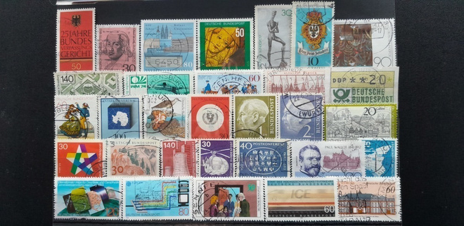 SAKSA n.60-80 lukua LEIMATTUJA postimerkkejä 31 kpl