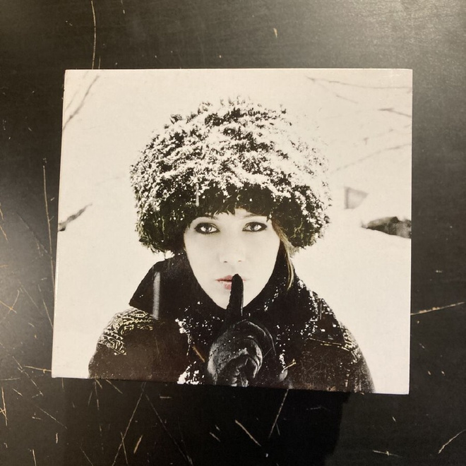Yona - Vaikenen laulaen CD