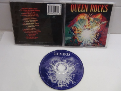 QUEEN ROCKS