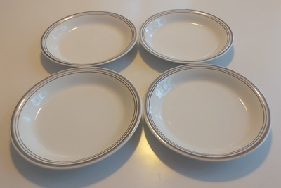 Arabia Platina leivoslautassetti