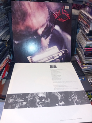 LP Neil Young : Unplugged ( SIS POSTIKULU )