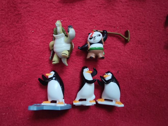 Pääsiäismuna -yllätyksiä Kungfu Panda ja Pingviinit