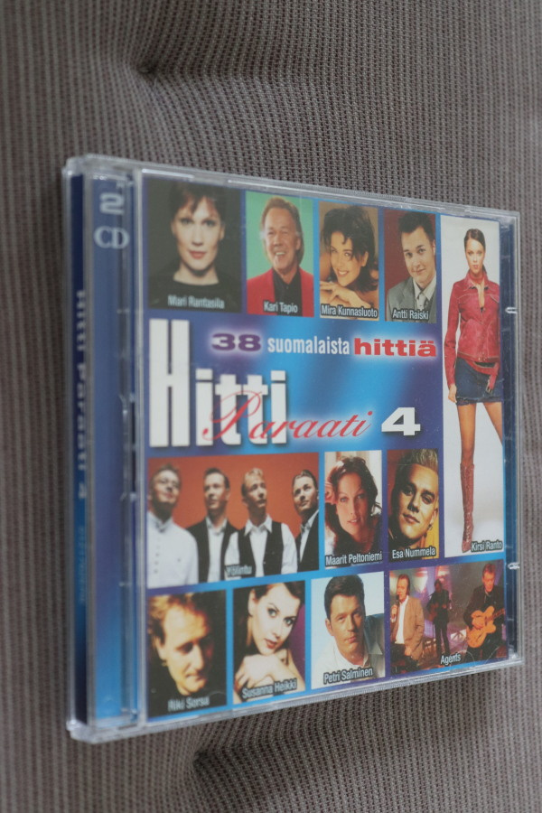 2CD Hittiparaati 4 : 38 suomalaista hittiä (2000)