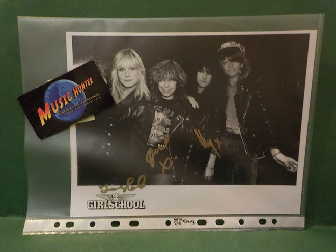 GIRLSCHOOL - KUVA 3 X NIMMARILLA