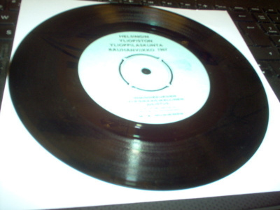 7" single: M. A. Numminen : Ihmisoikeuksien ... ( Sis. pk:t)