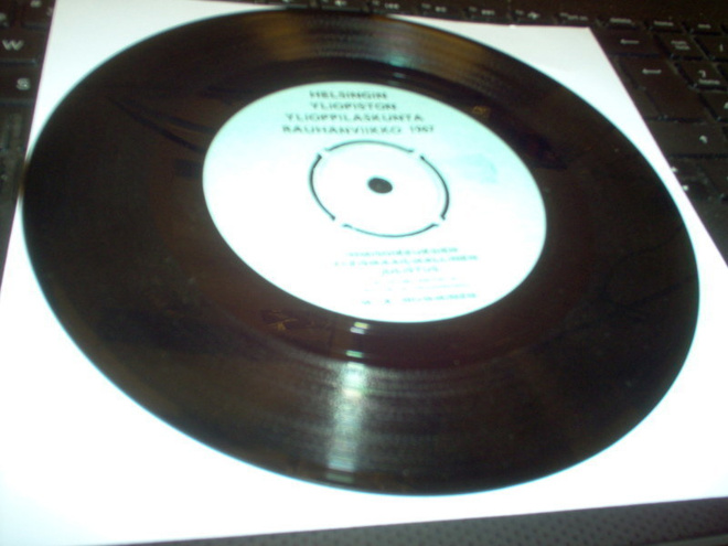 7" single: M. A. Numminen : Ihmisoikeuksien ... ( Sis. pk:t)