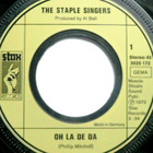 THE STAPLE SINGERS; Oh la de da / We the people 7" (PS) - pikkukuva 4