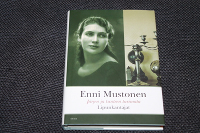 Enni Mustonen - Lipunkantajat 1.p.