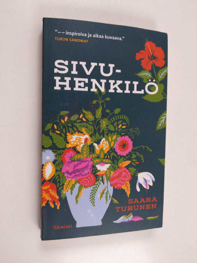 Saara Turunen : Sivuhenkilö