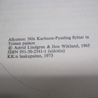 TAMMEN KULTAISET KIRJAT, NISSE NASKALI MUUTTAA KAUPUNKIIN - pikkukuva 3
