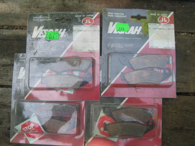 4 paria jarrupalat Vesrah, VFR750R/H-L -87-93 taakse