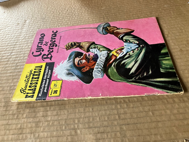 KUVITETTUJA KLASSIKKOJA 36 CYRANO DE BERGERAC HYVÄ