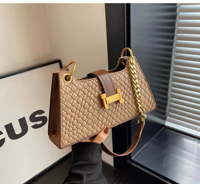 Women's woven handbag