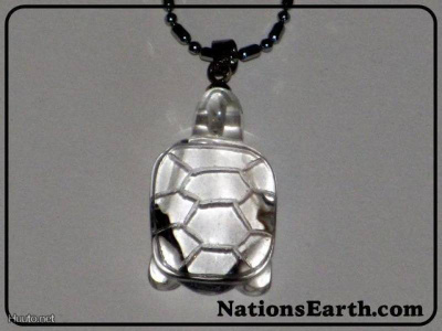 Kilpikonna Kristalli Kaulakoru / Turtle Crystal Pendant UUSI