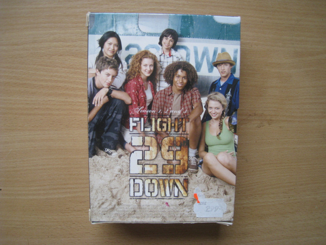 FLIGHT 29 DOWN (koko sarja)