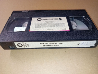 VHS PORTTI IKUISUUTEEN ( EI KOPPAA)