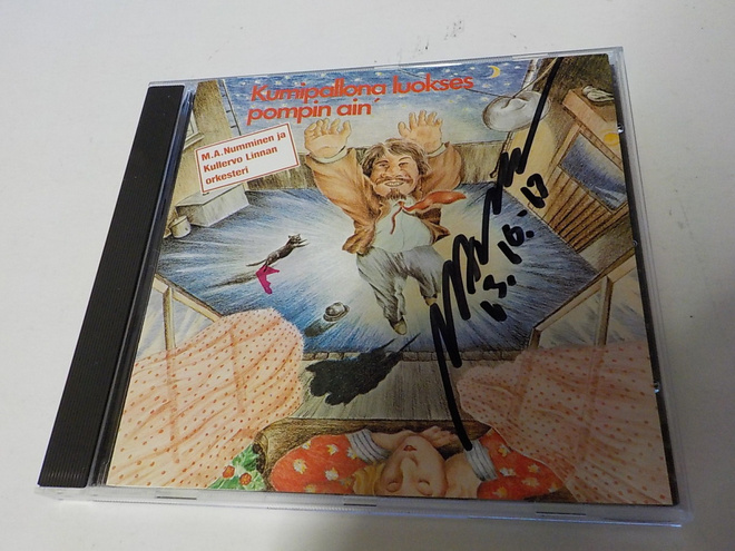 M.A. NUMMINEN - KUMIPALLONA LUOKSES POMPIN AIN CD NIMMARILLA
