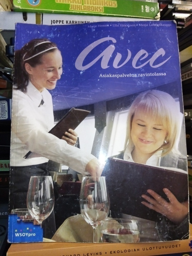 Hemmi ym. :  AVEC asiakaspalvelua ravintolassa ( SIS POSTI.)