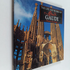 Eleanor Van Zandt : The life and works of Antoni Gaudi - pikkukuva 1