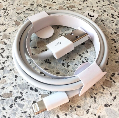 USB Lataus ja Tiedonsiirto Kaapeli iPhonelle