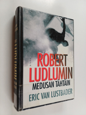 Eric Van Lustbader : Robert Ludlumin Medusan tähtäin