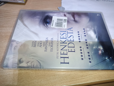 Henkesi Edestä