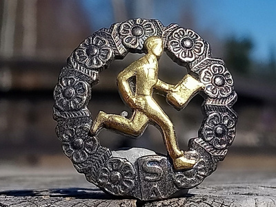 SA - Suunnistus 1 LK. Halkaisija - 26 mm. Valmistajan leimal