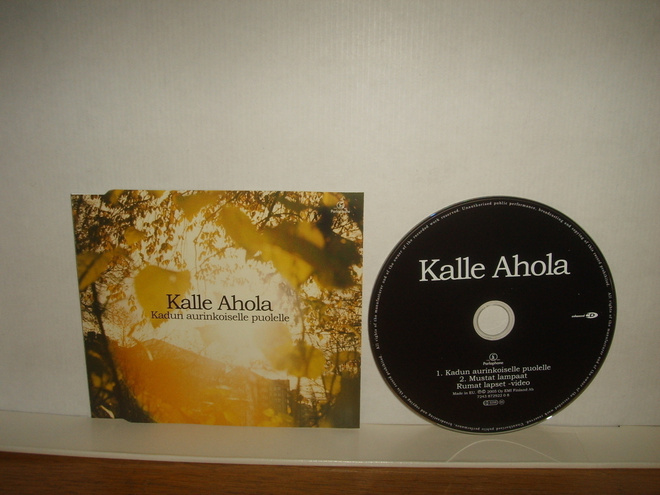 Kalle Ahola CDS Kadun aurinkoiselle puolelle