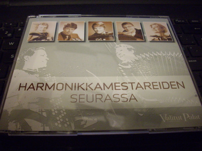 3CD : Harmonikkamestareiden seurassa ( Valitut Palat 2014 )