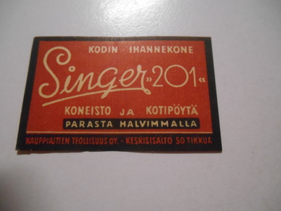 TT Etiketti Singer 201 Koneisto ja kotipöytä