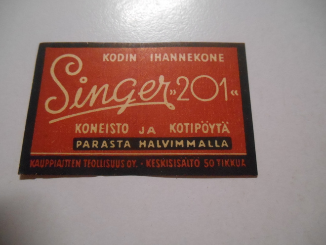TT Etiketti Singer 201 Koneisto ja kotipöytä