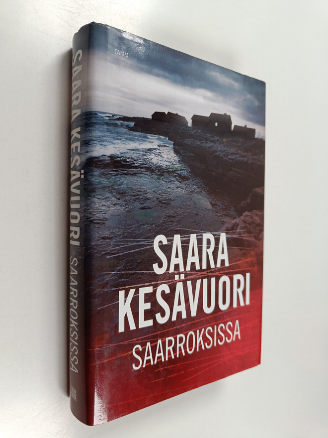 Saara Kesävuori : Saarroksissa