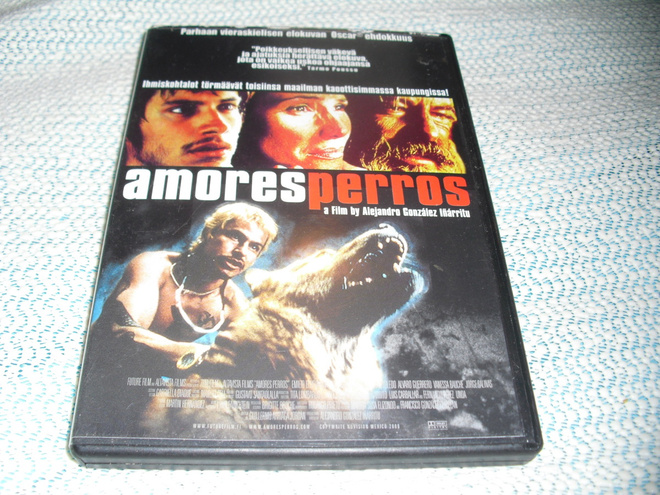 AMORES PERROS (Gael Garcia Bernal)***