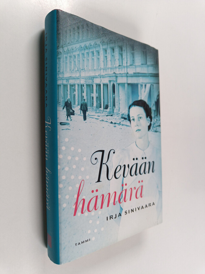 Irja Sinivaara : Kevään hämärä