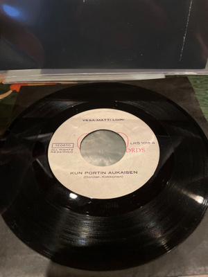 Vesa-Matti Loiri - Kun Portin Aukaisen 7" LOVE RECORDS ORIG