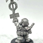 WH40K - Squat Hughes Phalanx Standard Bearer [S181] - pikkukuva 3