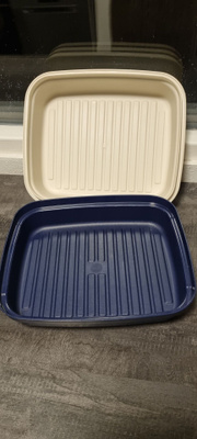 TUPPERWARE Iso Leipälaatikko