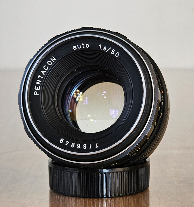 == Pentacon auto 50mm f/1.8 - M42